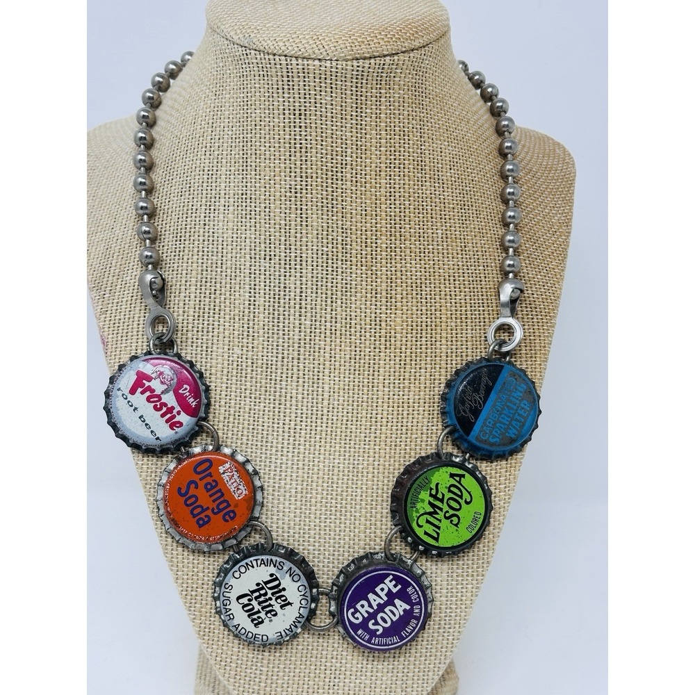 Vintage Bottle Cap Necklace Retro Pop Art Statement Necklace Y2K Indie Sleaze